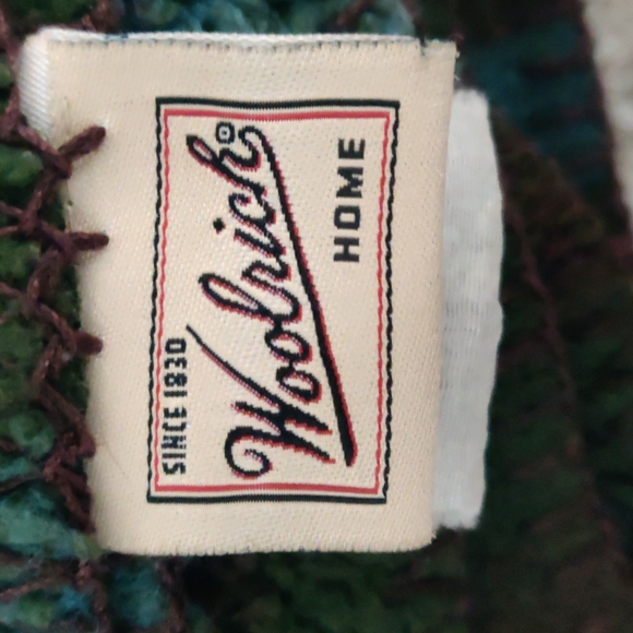 EUC Plaid Woolrich throw blanket - Picture 2 of 4